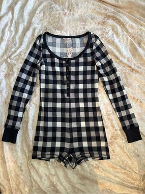 Victoria's Secret Black & White Buffalo Plaid Henley Top